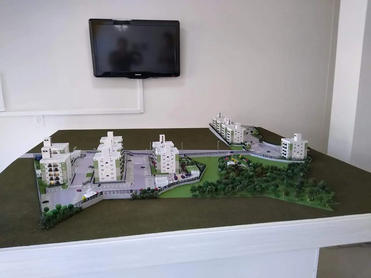 Conjunto residencial representado em maquete